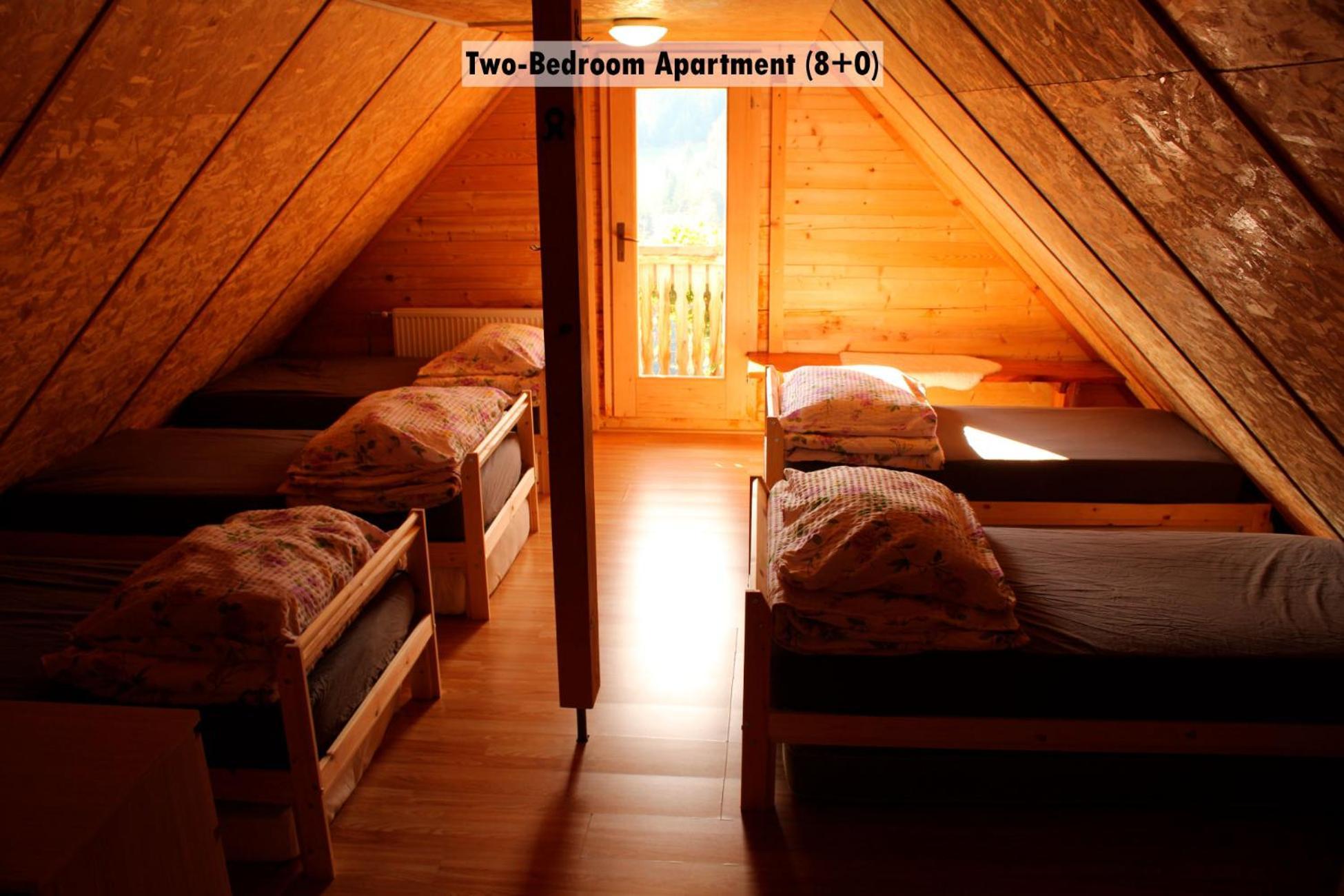 Apartments Farm House Uric เยเซนิตเซ ภายนอก รูปภาพ