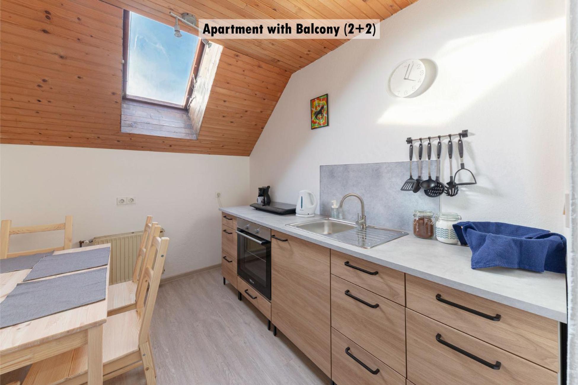 Apartments Farm House Uric เยเซนิตเซ ภายนอก รูปภาพ