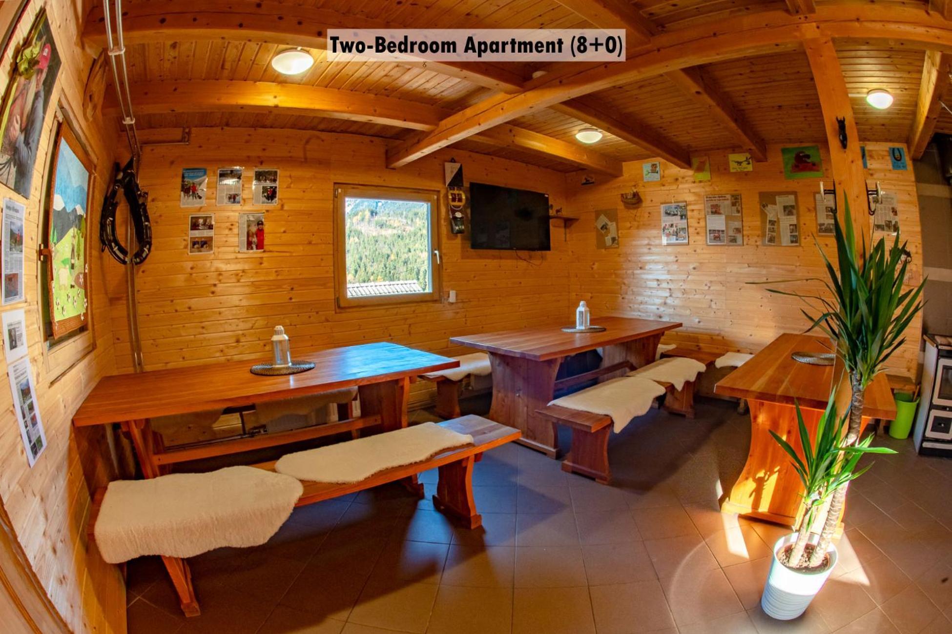 Apartments Farm House Uric เยเซนิตเซ ภายนอก รูปภาพ