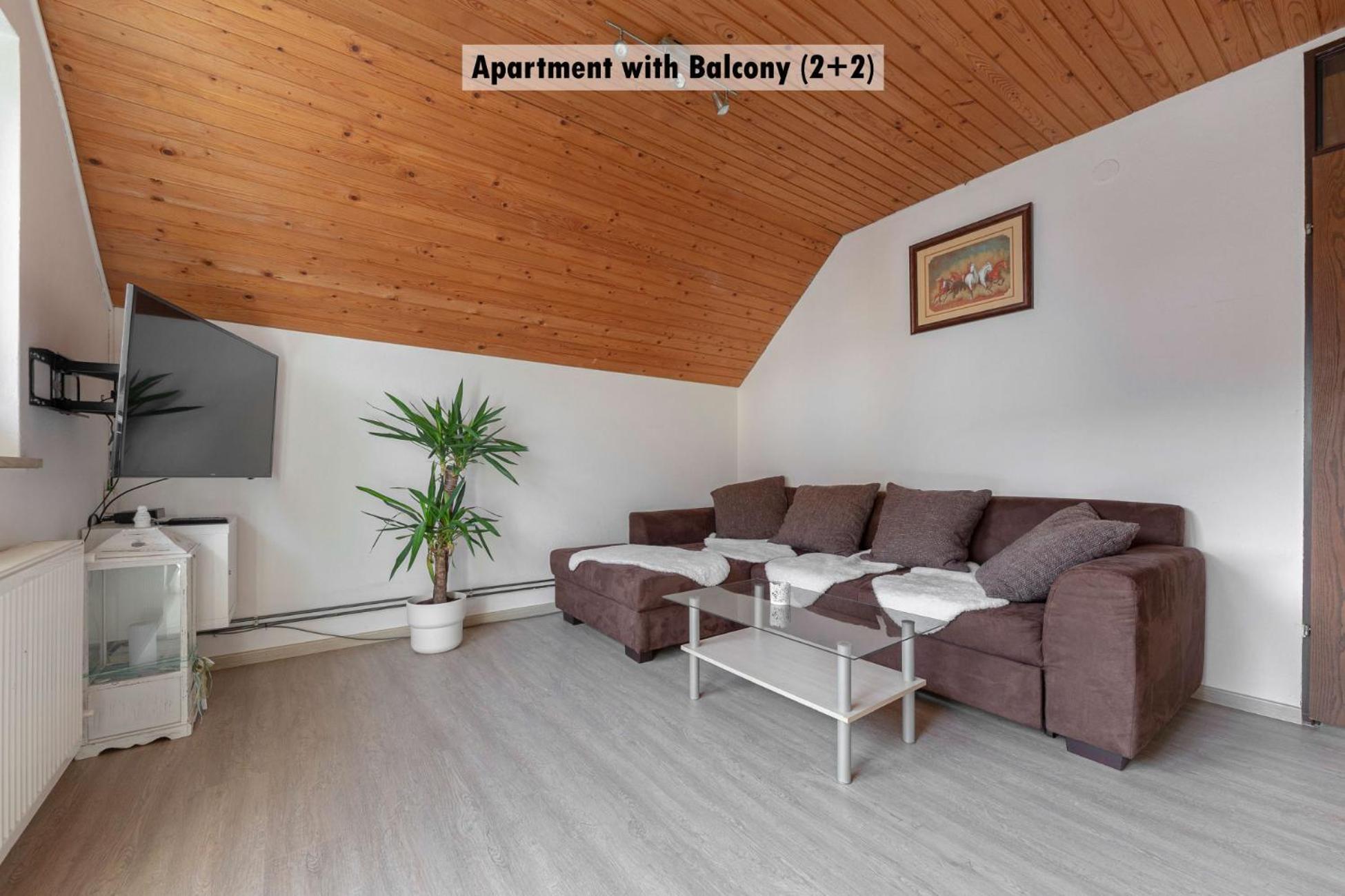 Apartments Farm House Uric เยเซนิตเซ ภายนอก รูปภาพ